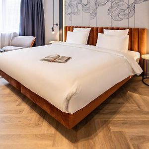 Pokój typu classic z możliwością przemieszczania się na wózku inwalidzkim z łóżkiem king-size